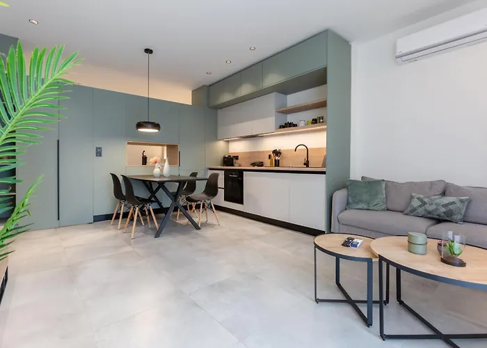 Studio W/King Size Bed Near The Heart Of Kalamata