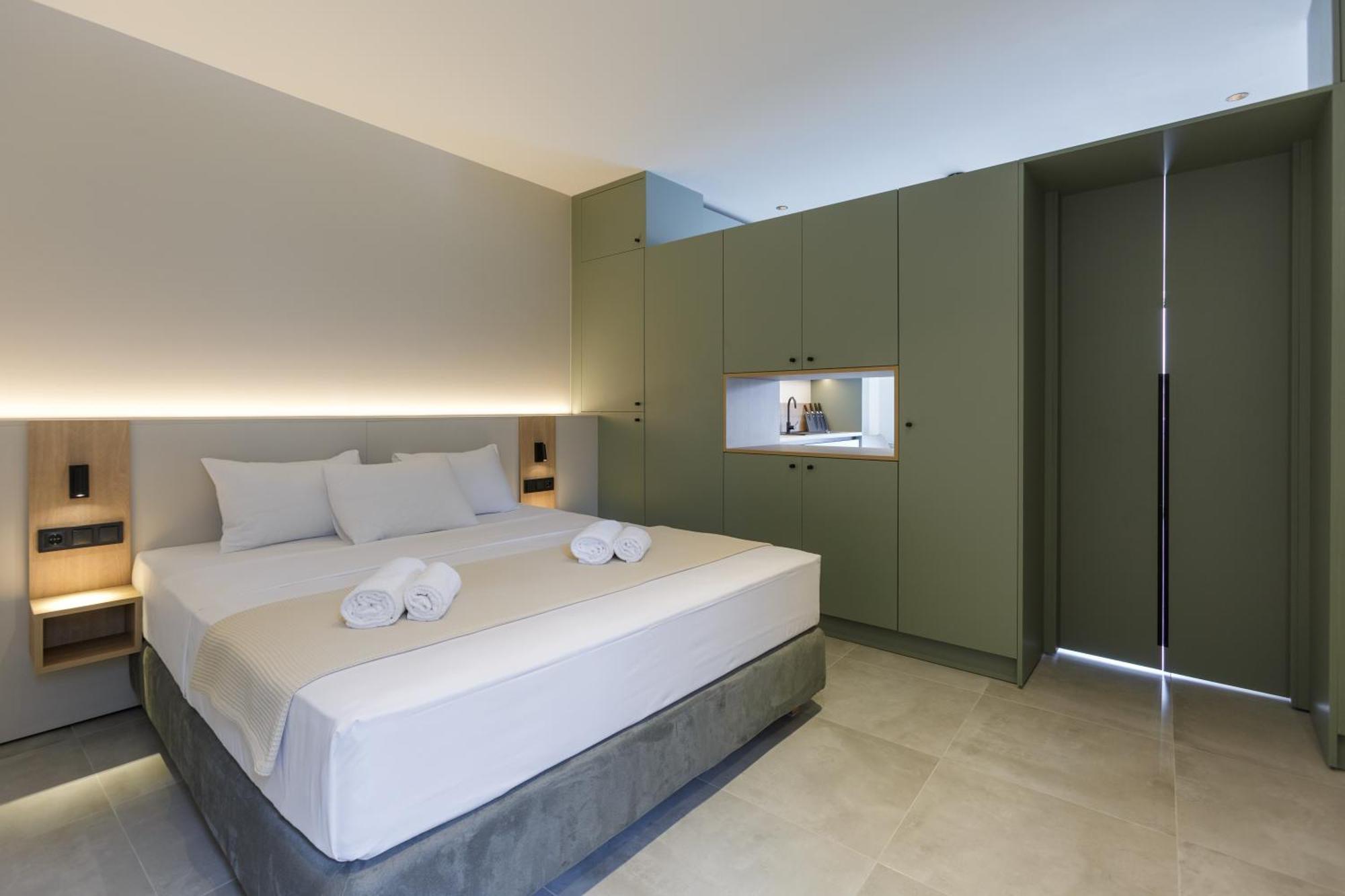 W/king Size Bed Near The Heart Of