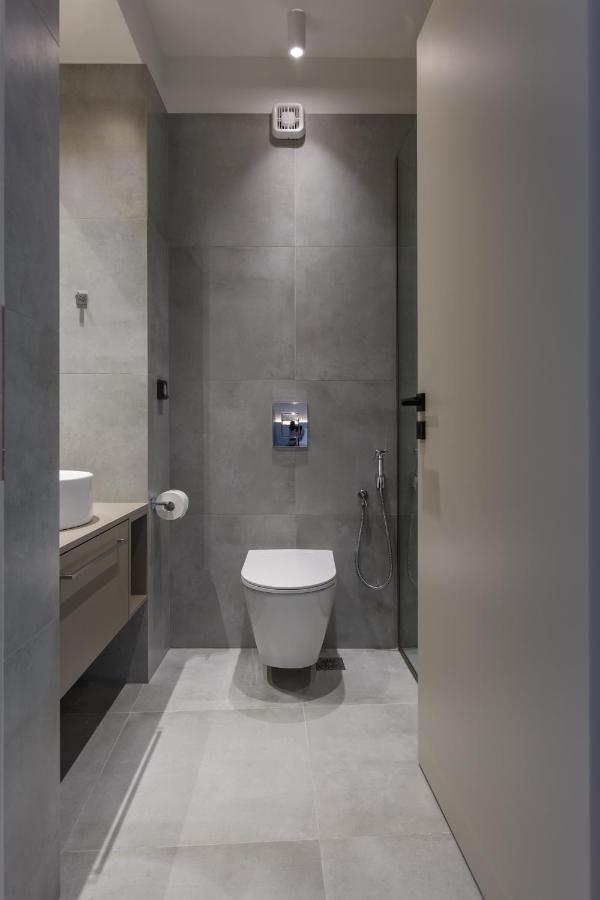 W/king Size Bed Near The Heart Of * Kalamata